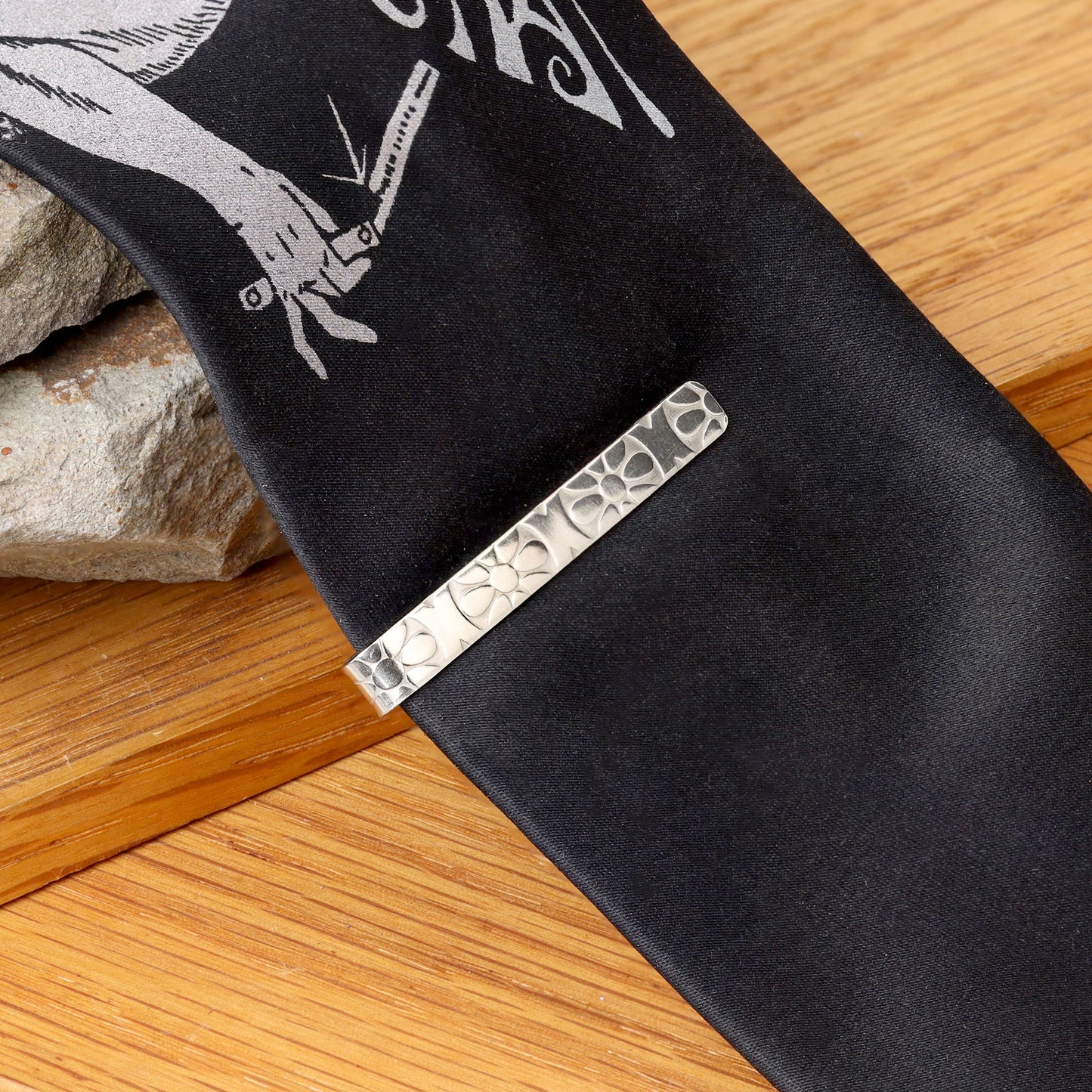 Patterned Tie Bar