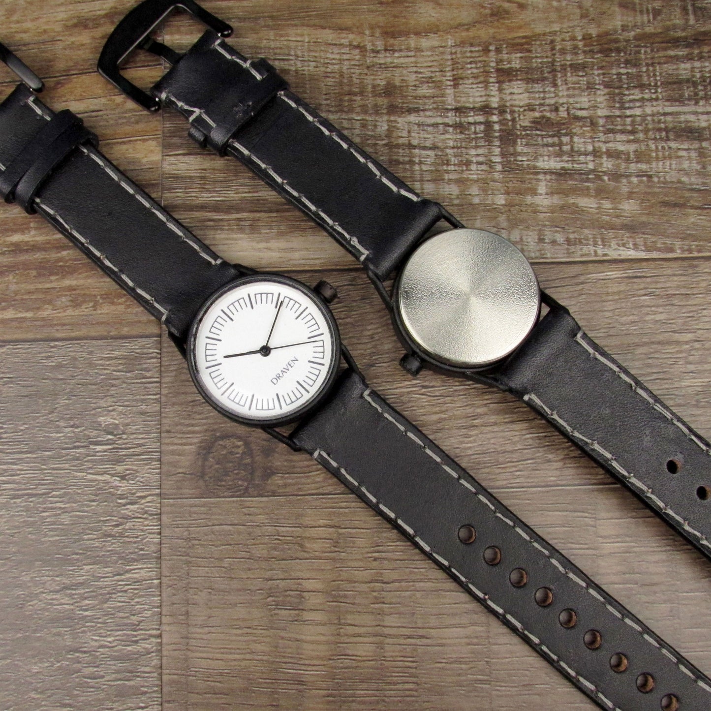 Small Monochromatic Watch Black Strap