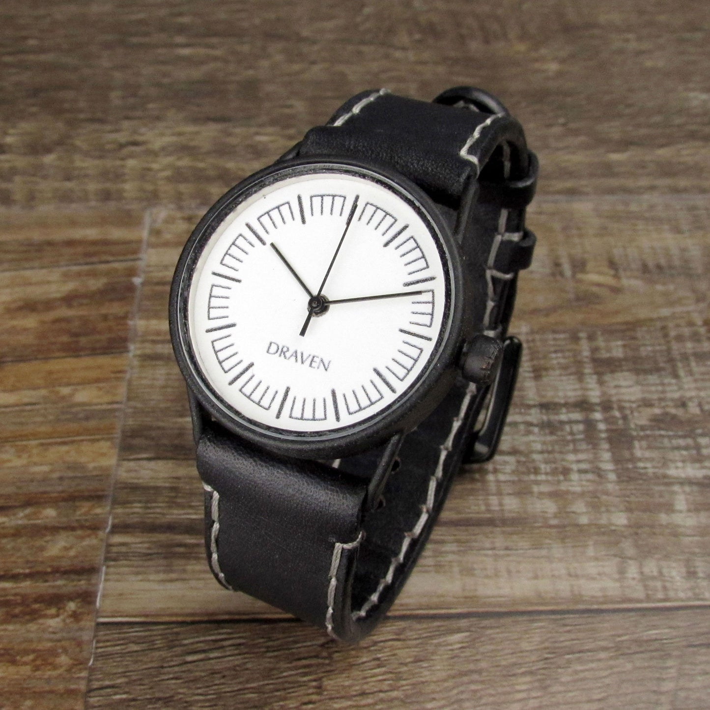 Reloj Monocromático Pequeño Correa Negra