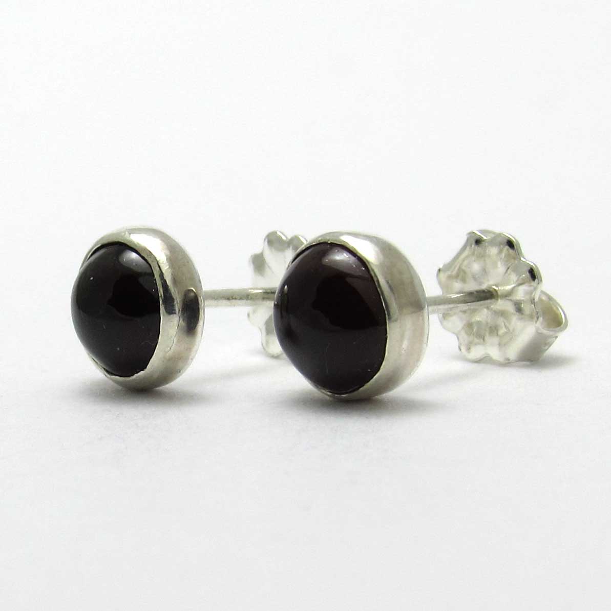 6mm Onyx Stud Earrings - TheExCB