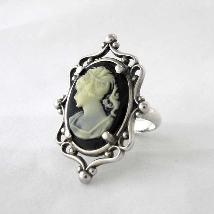 Classic Cameo Ring - TheExCB