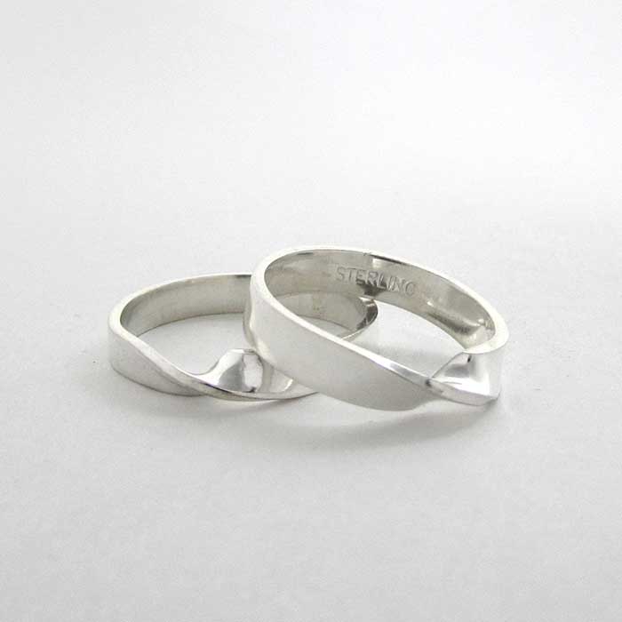 Mobius Strip Ring - TheExCB