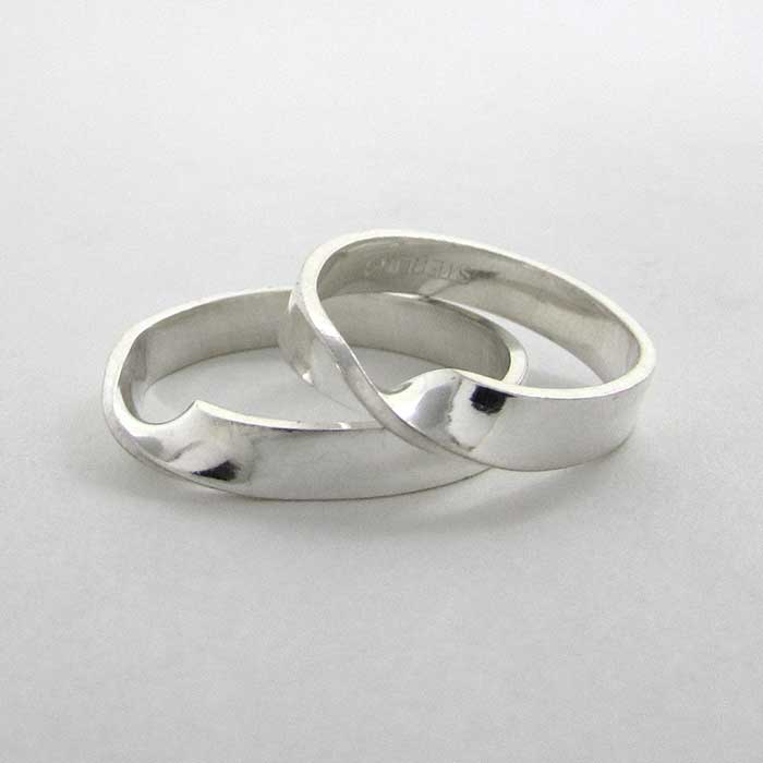 Mobius Strip Ring - TheExCB