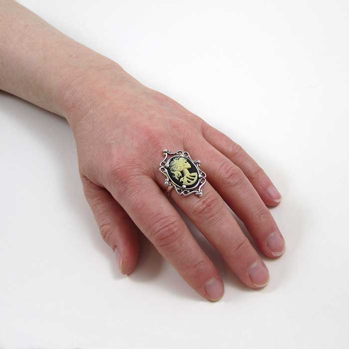 Skeleton Cameo Ring - TheExCB